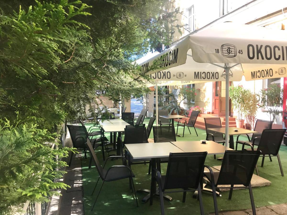 Hotelik Polonia Lowicz Ngoại thất bức ảnh